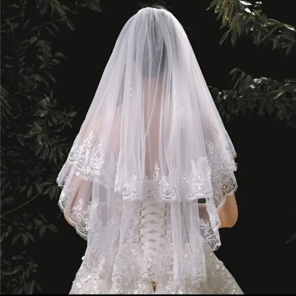 Enchanting Lace-Trimmed Bridal Veil with Sequins ??✨✨?? NWT